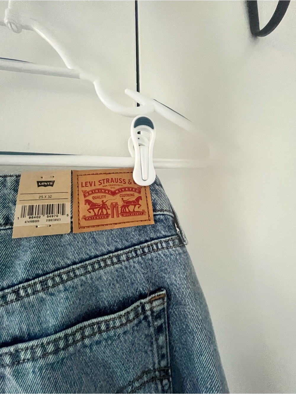 NWT
Levi’s Low Super Pro Women's Jeans size 25x32 - Picture 12 of 13